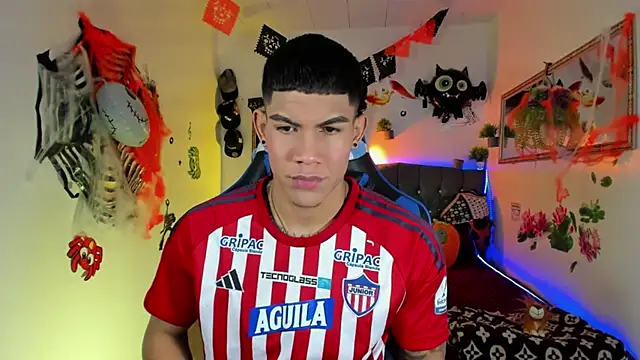 Snapshot of Damian_latinxxx chatting on October 24, 2:52 am Damian latinxxx online show from October 24, 2:52 am