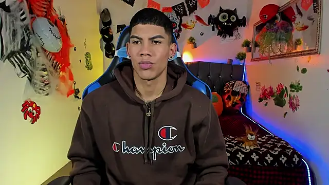 Snapshot of Damian_latinxxx chatting on October 25, 3:14 am Damian latinxxx online show from October 25, 3:14 am