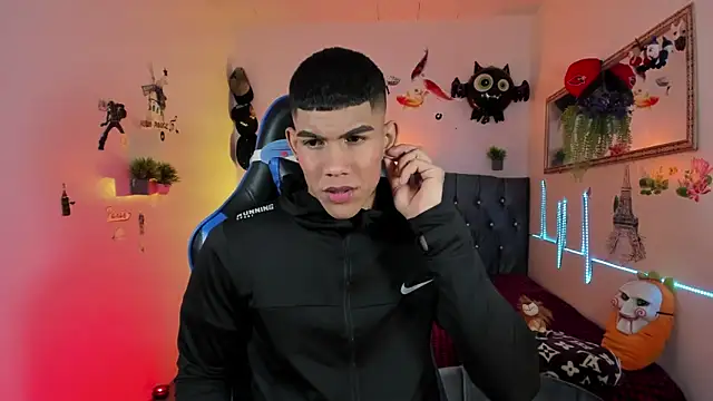 Snapshot of Damian_latinxxx chatting on November 3, 3:08 am Damian latinxxx online show from November 3, 3:08 am