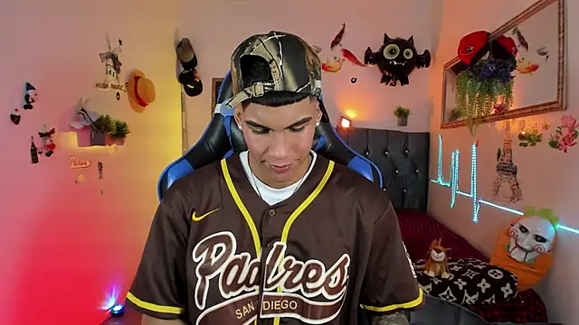 Snapshot of Damian_latinxxx chatting on November 7, 3:17 am Damian latinxxx online show from November 7, 3:17 am