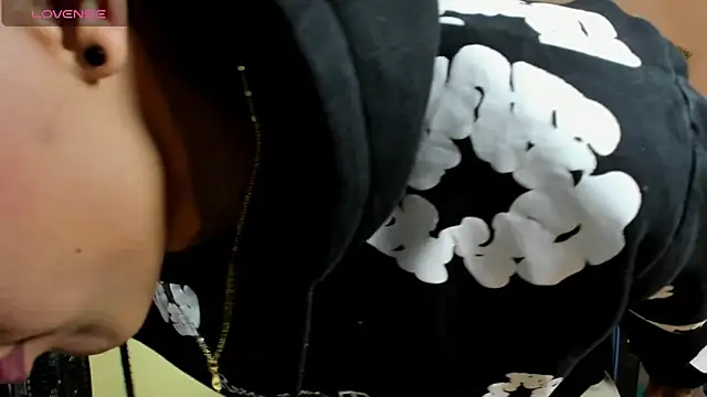 Snapshot of Damian_latinxxx chatting on November 24, 3:17 am Damian latinxxx online show from November 24, 3:17 am