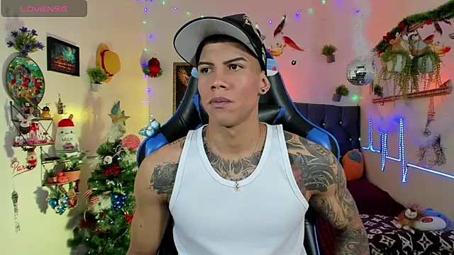 Snapshot of Damian_latinxxx chatting on November 28, 3:09 am Damian latinxxx online show from November 28, 3:09 am