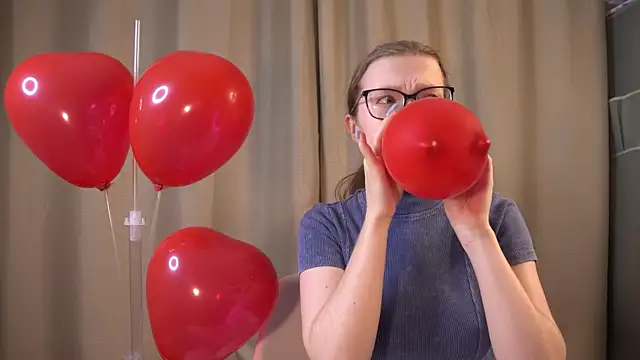 brendacom online show from February 14, 2:18 am