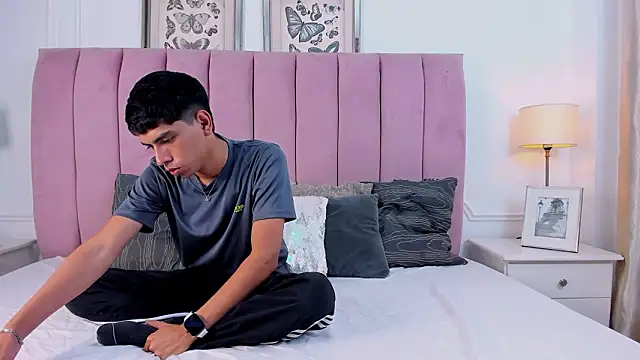 Santy carrington online show from March 9, 8:02 pm