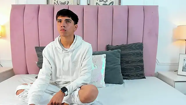 Santy carrington online show from March 12, 8:15 pm