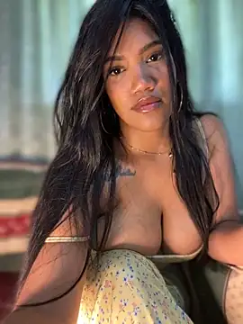 Snapshot of JennamartinyII chatting on January 15, 4:32 pm JennamartinyII online show from January 15, 4:32 pm