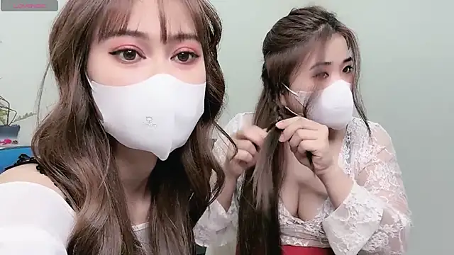 Snapshot of LyLy_Office chatting on January 5, 12:10 pm LyLy Office online show from January 5, 12:10 pm