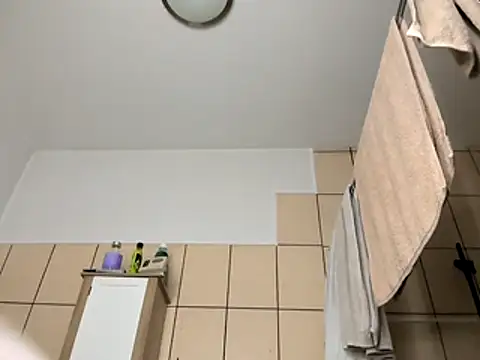 Milky hairy mommy online show from November 15, 8:27 pm