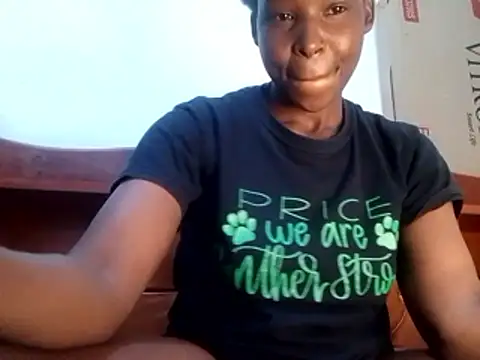 Snapshot of Claris2 chatting on November 16, 8:25 pm Claris2 online show from November 16, 8:25 pm