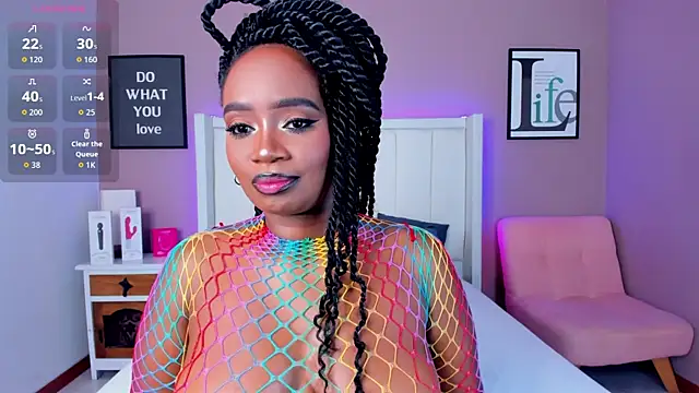 Britanymooree online show from December 3, 7:56 pm