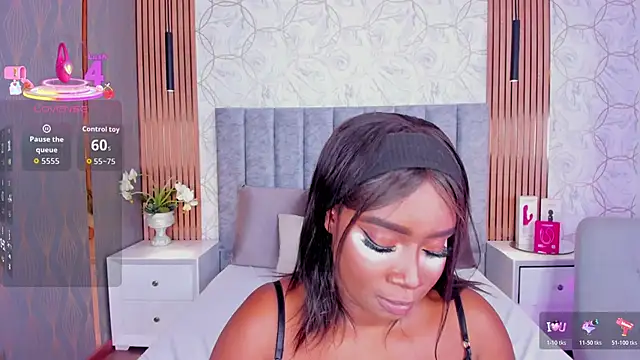 Britanymooree online show from February 12, 8:26 pm