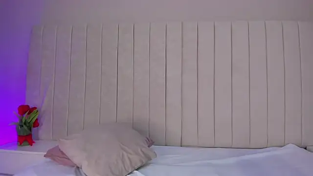 Snapshot of Littleolivia_ chatting on January 22, 4:02 pm Littleolivia online show from January 22, 4:02 pm