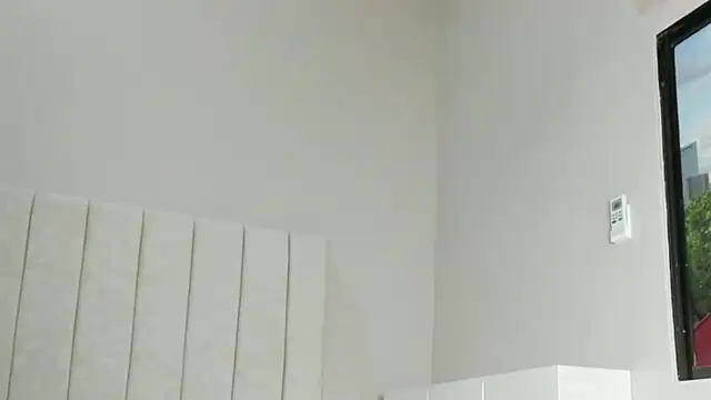 Snapshot of Littleolivia_ chatting on January 24, 1:03 pm Littleolivia online show from January 24, 1:03 pm