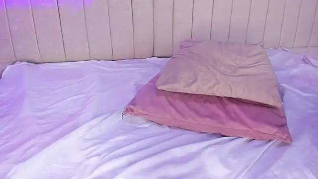 Snapshot of Littleolivia_ chatting on January 24, 7:07 pm Littleolivia online show from January 24, 7:07 pm