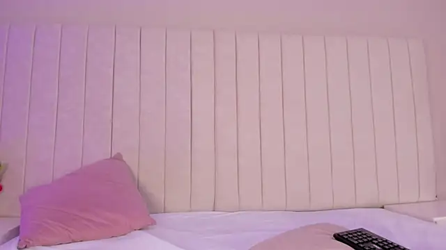 Snapshot of Littleolivia_ chatting on January 30, 7:04 pm Littleolivia online show from January 30, 7:04 pm