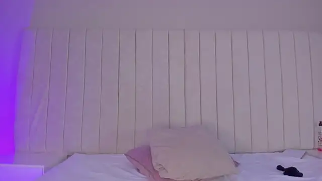 Snapshot of Littleolivia_ chatting on February 3, 7:21 pm Littleolivia online show from February 3, 7:21 pm