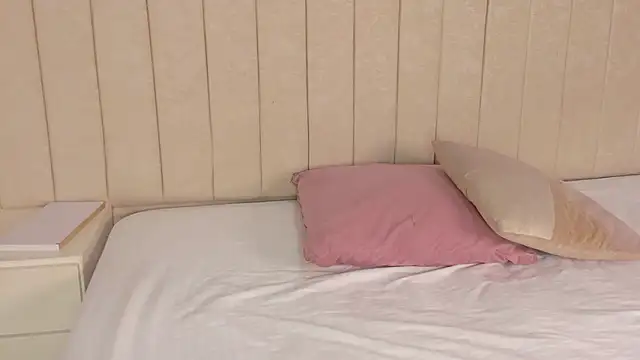 Snapshot of Littleolivia_ chatting on March 18, 1:31 pm Littleolivia online show from March 18, 1:31 pm