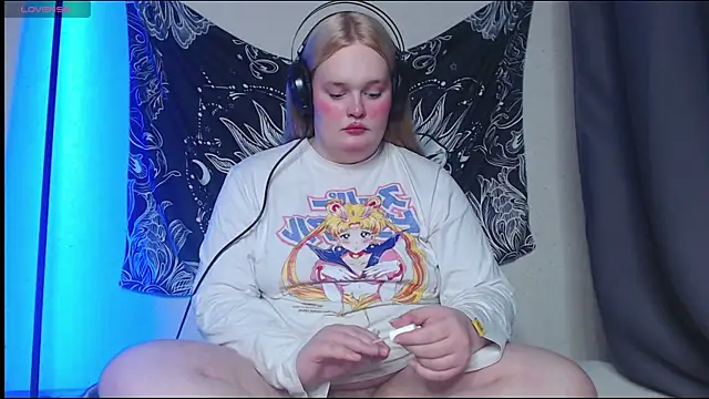 Snapshot of rozzhaos8 chatting on November 4, 10:53 pm rozzhaos8 online show from November 4, 10:53 pm