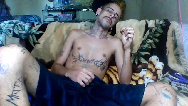 Snapshot of sellvageria chatting on November 25, 7:14 pm sellvageria online show from November 25, 7:14 pm