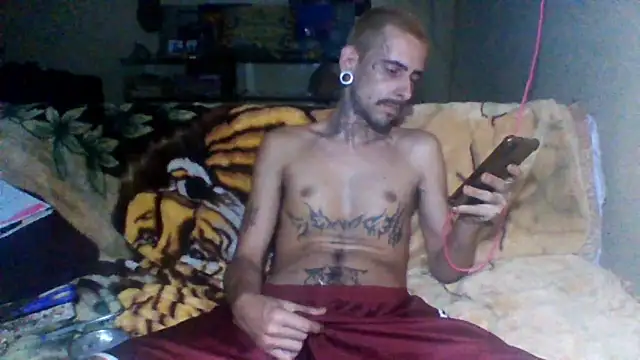 Snapshot of sellvageria chatting on November 30, 12:36 am sellvageria online show from November 30, 12:36 am