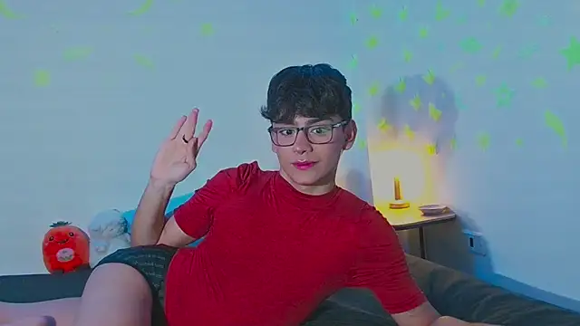 Snapshot of arnold_laurent_ chatting on December 5, 8:11 pm arnold laurent online show from December 5, 8:11 pm