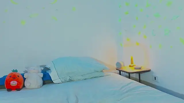 Snapshot of arnold_laurent_ chatting on February 9, 11:57 pm arnold laurent online show from February 9, 11:57 pm