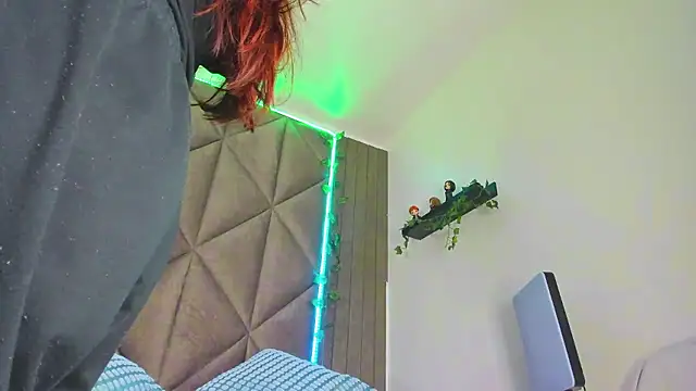 Snapshot of AbbyWathson chatting on January 12, 11:37 am AbbyWathson online show from January 12, 11:37 am