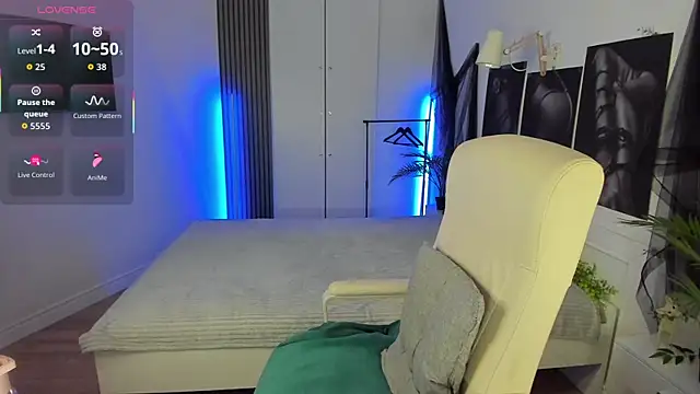 Snapshot of SashaSunlight chatting on October 16, 1:23 pm SashaSunlight online show from October 16, 1:23 pm