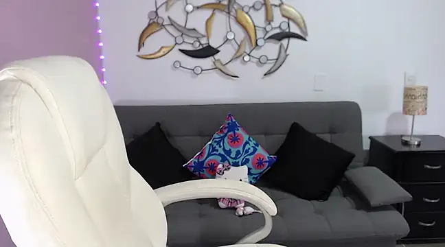 NicoleKitty  online show from December 12, 9:26 pm