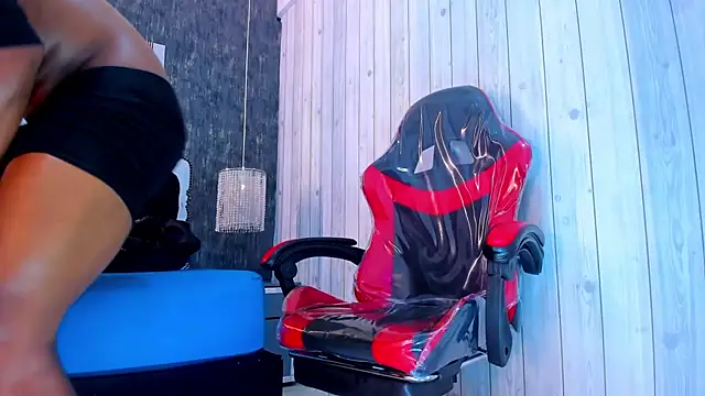 Snapshot of RicoBrown777_ chatting on February 1, 10:26 am RicoBrown777 online show from February 1, 10:26 am