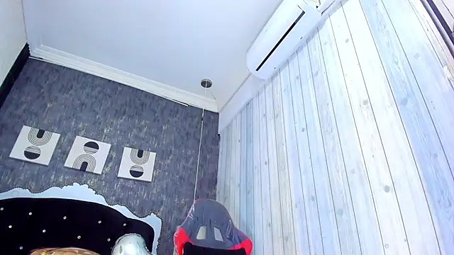 Snapshot of RicoBrown777_ chatting on February 21, 7:01 am RicoBrown777 online show from February 21, 7:01 am