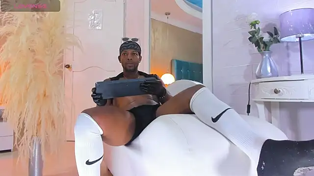 Snapshot of RicoBrown777_ chatting on September 25, 4:27 am RicoBrown777 online show from September 25, 4:27 am