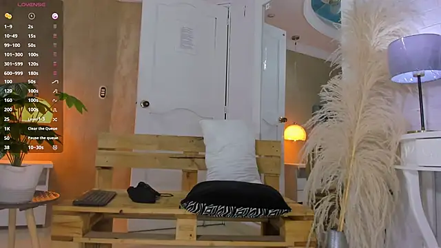 Snapshot of RicoBrown777_ chatting on November 7, 4:34 am RicoBrown777 online show from November 7, 4:34 am