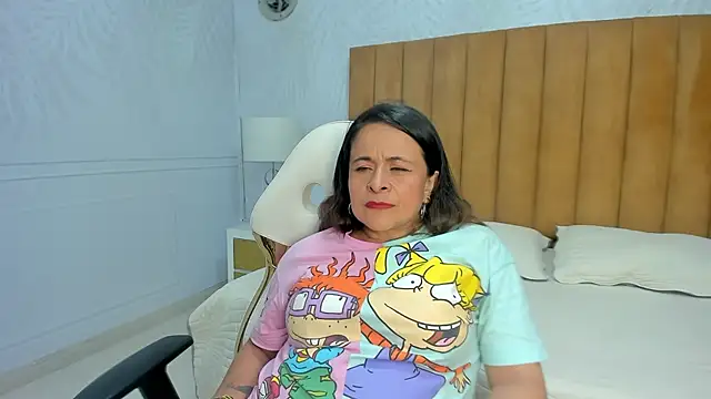 Snapshot of Daphne81_ chatting on January 23, 8:36 am Daphne81  online show from January 23, 8:36 am