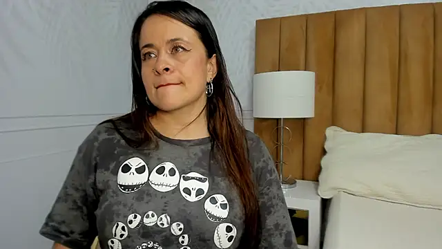 Snapshot of Daphne81_ chatting on March 1, 9:07 am Daphne81  online show from March 1, 9:07 am