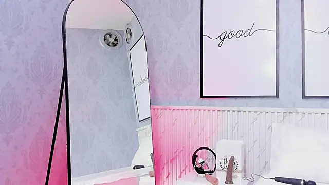 Snapshot of Daphne81_ chatting on September 10, 2:11 am Daphne81  online show from September 10, 2:11 am