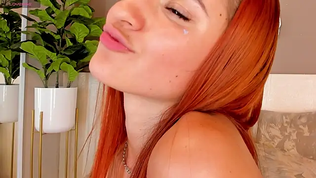 Snapshot of AylinMillerxs chatting on February 25, 9:02 pm AylinMillerxs online show from February 25, 9:02 pm