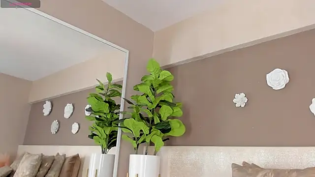 Snapshot of AylinMillerxs chatting on March 5, 11:38 pm AylinMillerxs online show from March 5, 11:38 pm