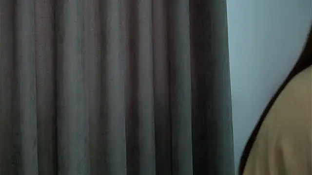 Snapshot of LowOncoming chatting on February 11, 7:23 am LowOncoming online show from February 11, 7:23 am