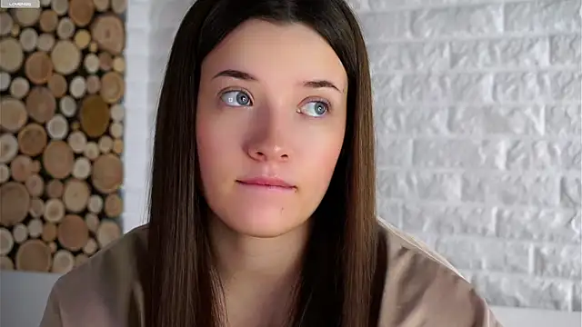 Snapshot of LowOncoming chatting on October 20, 1:39 am LowOncoming online show from October 20, 1:39 am