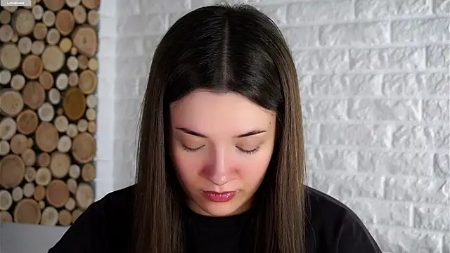 Snapshot of LowOncoming chatting on October 25, 2:08 am LowOncoming online show from October 25, 2:08 am