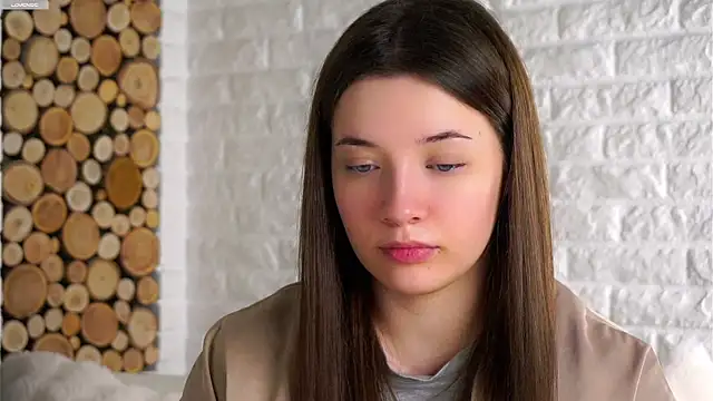 Snapshot of LowOncoming chatting on November 5, 2:11 am LowOncoming online show from November 5, 2:11 am