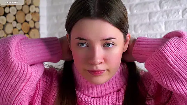 Snapshot of LowOncoming chatting on November 20, 2:01 am LowOncoming online show from November 20, 2:01 am