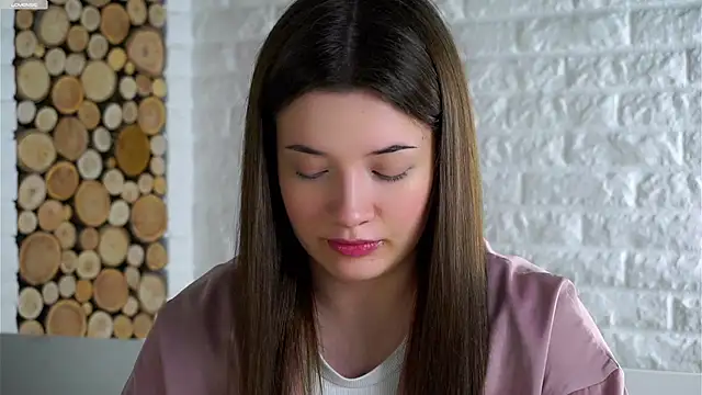 Snapshot of LowOncoming chatting on November 27, 2:13 am LowOncoming online show from November 27, 2:13 am