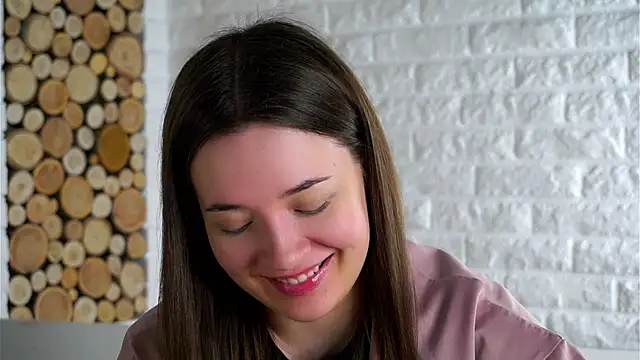 Snapshot of LowOncoming chatting on November 28, 2:14 am LowOncoming online show from November 28, 2:14 am