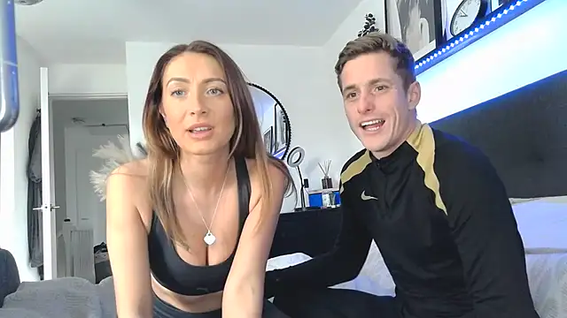 Pollypearson online show from February 4, 10:32 am