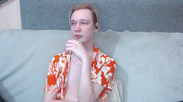 Snapshot of qustci-couple chatting on March 3, 10:10 pm qustci-couple online show from March 3, 10:10 pm