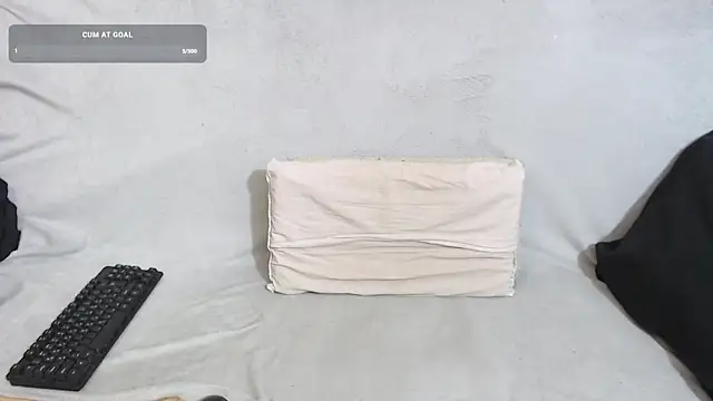 Snapshot of qustci-couple chatting on March 13, 5:18 pm qustci-couple online show from March 13, 5:18 pm