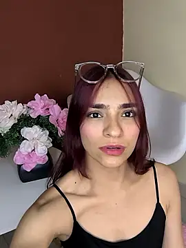 Scarlet Red  online show from October 7, 2:25 pm