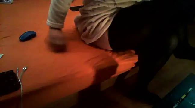 Snapshot of eblata04 chatting on December 13, 9:41 pm eblata04 online show from December 13, 9:41 pm